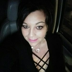 Meet your Posher, Pamela